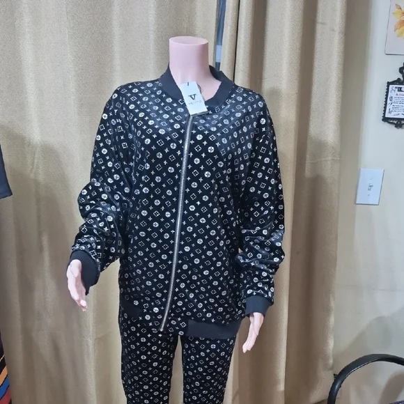 Black Patterned Women's Pants - Picture 2 of 7